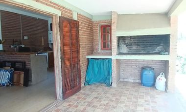 VENTA HERMOSA CASA 2 DORM AMUEBLADA LOS ESPINILLOS CERCA LAGO