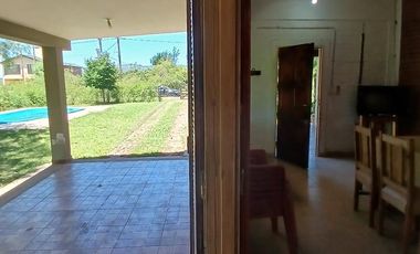 VENTA HERMOSA CASA 2 DORM AMUEBLADA LOS ESPINILLOS CERCA LAGO