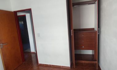 DUPLEX 4 AMBIENTES EN PEQUEÑO CONDOMINIO