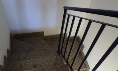 DUPLEX 4 AMBIENTES EN PEQUEÑO CONDOMINIO