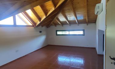 DUPLEX 4 AMBIENTES EN PEQUEÑO CONDOMINIO