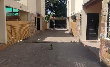 DUPLEX 4 AMBIENTES EN PEQUEÑO CONDOMINIO