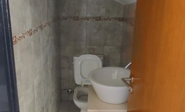 DUPLEX 4 AMBIENTES EN PEQUEÑO CONDOMINIO