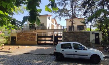 DUPLEX 4 AMBIENTES EN PEQUEÑO CONDOMINIO