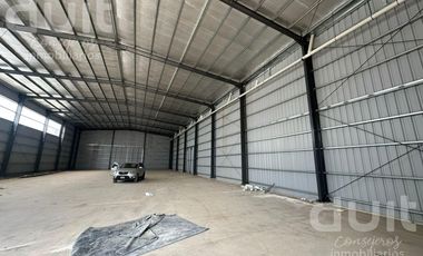 Nave de 1200 m2 - POLO 52