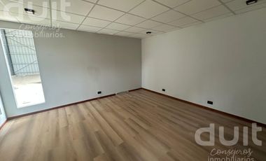 Nave de 1200 m2 - POLO 52