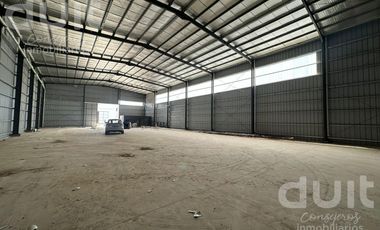 Nave de 1200 m2 - POLO 52