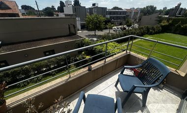 DEPARTAMENTO TRIPLEX 3 AMBIENTES TERRAZA PROPIA COCHERA FLORIDA