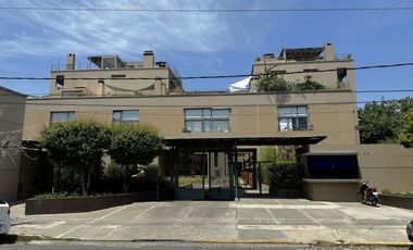 DEPARTAMENTO TRIPLEX 3 AMBIENTES TERRAZA PROPIA COCHERA FLORIDA