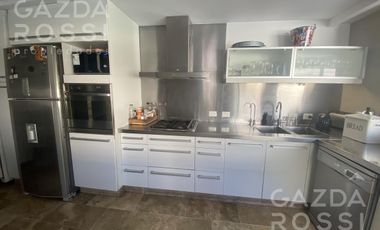 Excelente casa en zona residencial