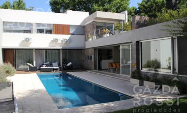 Excelente casa en zona residencial