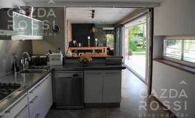 Excelente casa en zona residencial