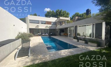 Excelente casa en zona residencial