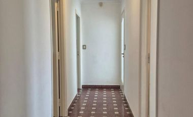 Casa 4 ambientes en alquiler frente a Plaza Rocha