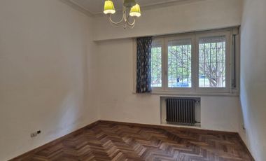 Casa 4 ambientes en alquiler frente a Plaza Rocha