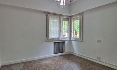 Casa 4 ambientes en alquiler frente a Plaza Rocha