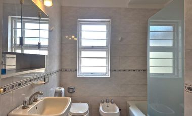 Casa 4 ambientes en alquiler frente a Plaza Rocha