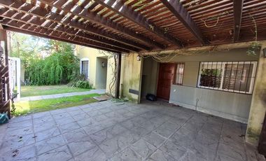 Venta Casa 4 dormitorios Impecable Fisherton