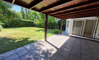 Venta Casa 4 dormitorios Impecable Fisherton