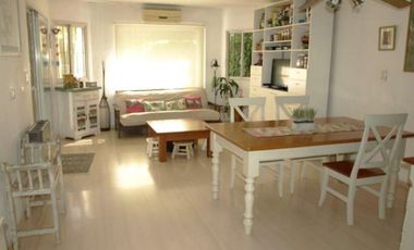 Venta Casa 4 dormitorios Impecable Fisherton