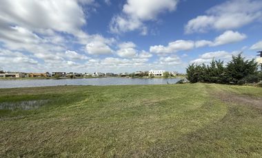 Terreno en  Venta de 1.000m2 en Barrio San Sebastián (Escobar), FRENTE a la LAGUNA , en AREA 1