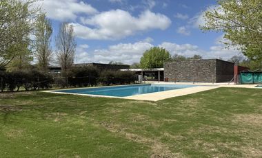 Terreno en  Venta de 1.000m2 en Barrio San Sebastián (Escobar), FRENTE a la LAGUNA , en AREA 1