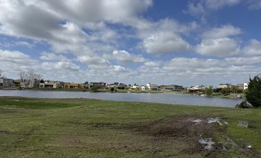 Terreno en  Venta de 1.000m2 en Barrio San Sebastián (Escobar), FRENTE a la LAGUNA , en AREA 1