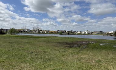 Terreno en  Venta de 1.000m2 en Barrio San Sebastián (Escobar), FRENTE a la LAGUNA , en AREA 1