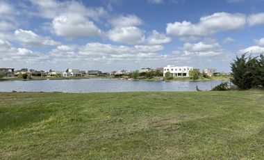 Terreno en  Venta de 1.000m2 en Barrio San Sebastián (Escobar), FRENTE a la LAGUNA , en AREA 1