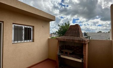 Departamento en Venta de 2 dorm. Balcón. Cochera. Zárate