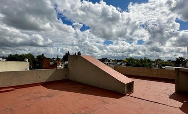 Departamento en Venta de 2 dorm. Balcón. Cochera. Zárate