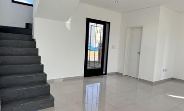 OPORTUNIDAD VENTA - Casa en barrio Santa Sofía - Pilar del Este