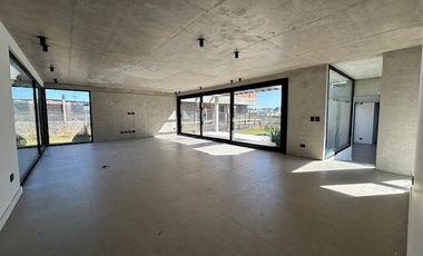 Casa a estrenar 4 ambientes Bº Rumenco Joven