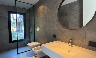 Casa a estrenar 4 ambientes Bº Rumenco Joven