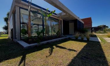 Casa a estrenar 4 ambientes Bº Rumenco Joven