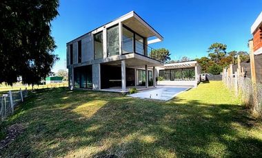 Casa a estrenar 4 ambientes Bº Rumenco Joven