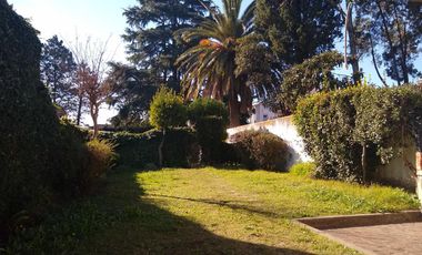 CHALET EN EXCELENTE UBICACION RESIDENCIAL A METROS DEL CENTRO COMERCIAL