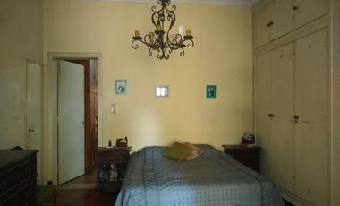 CHALET EN EXCELENTE UBICACION RESIDENCIAL A METROS DEL CENTRO COMERCIAL