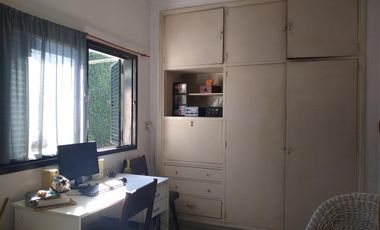 CHALET EN EXCELENTE UBICACION RESIDENCIAL A METROS DEL CENTRO COMERCIAL