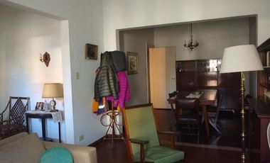 CHALET EN EXCELENTE UBICACION RESIDENCIAL A METROS DEL CENTRO COMERCIAL