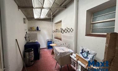 3 ambientes a pasos de Brandsen, PH al frente