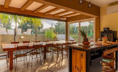 CASA CON PILETA EN VENTA EN BARRIO SAN RAFAEL