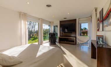 CASA CON PILETA EN VENTA EN BARRIO SAN RAFAEL