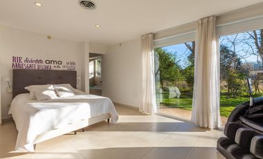 CASA CON PILETA EN VENTA EN BARRIO SAN RAFAEL