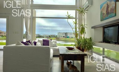 Casa en alquiler  al lago en Los Alisos, Nordelta