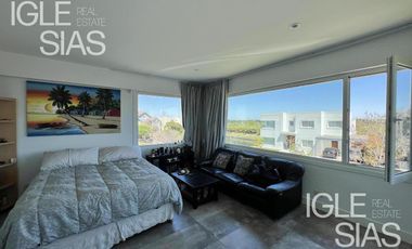 Casa en alquiler  al lago en Los Alisos, Nordelta