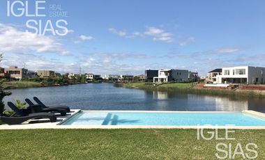 Casa en alquiler  al lago en Los Alisos, Nordelta