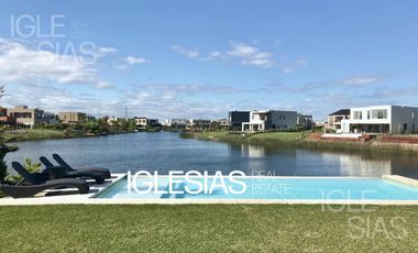 Casa en alquiler  al lago en Los Alisos, Nordelta