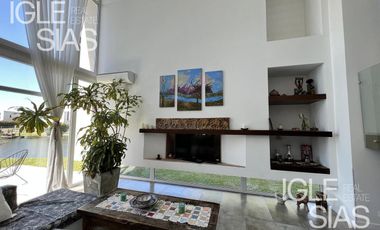 Casa en alquiler  al lago en Los Alisos, Nordelta