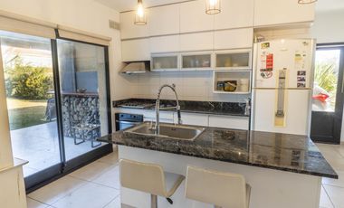 Casa en Venta, 5 Ambientes, en Barrio Haras de Santa Maria, Loma Verde, Escobar, GBA Norte